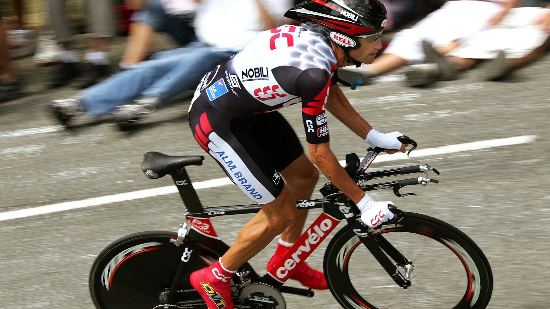 运动“极限”瞬间：场上“疯狂技巧”集锦！