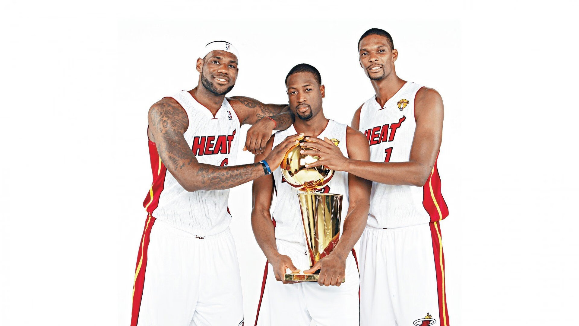 《英雄联盟》S15总决赛：T1三连冠，Faker成六冠王，英雄联盟总决赛 t1