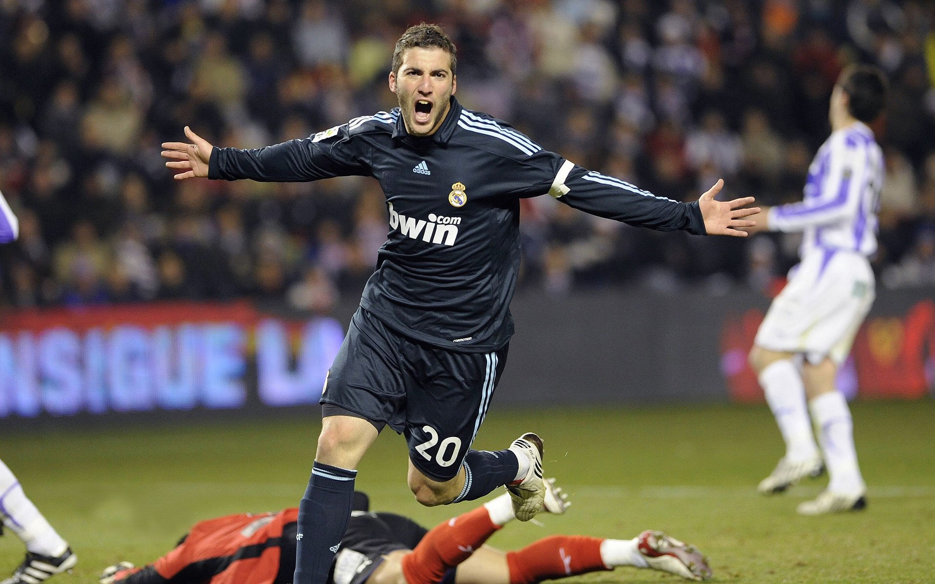 中超俱乐部社区活动拉近与城市居民距离